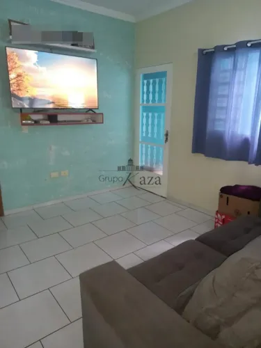 Oportunidade - Casa - Jardim Torrão de Ouro - 2 Dormitórios - 63m².