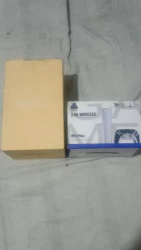 Projetor HY300 (COM SISTEMA ANDROID INTEGRADO) E GAMESTICK M15 PLUS