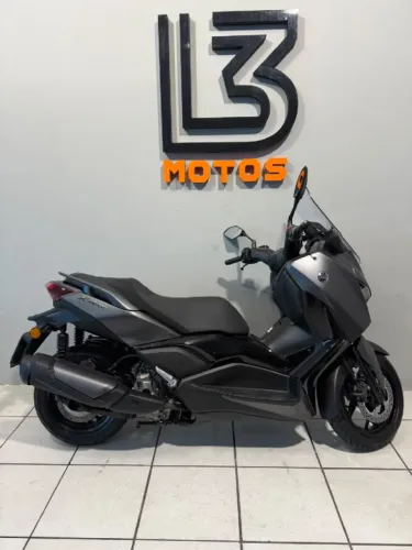 YAMAHA XMAX 300 CONNECTED