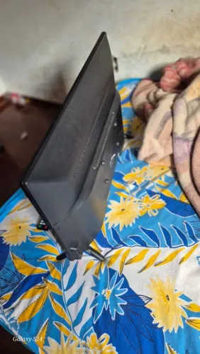 VENDE-SE UMA TV SMART POLEGADA 32