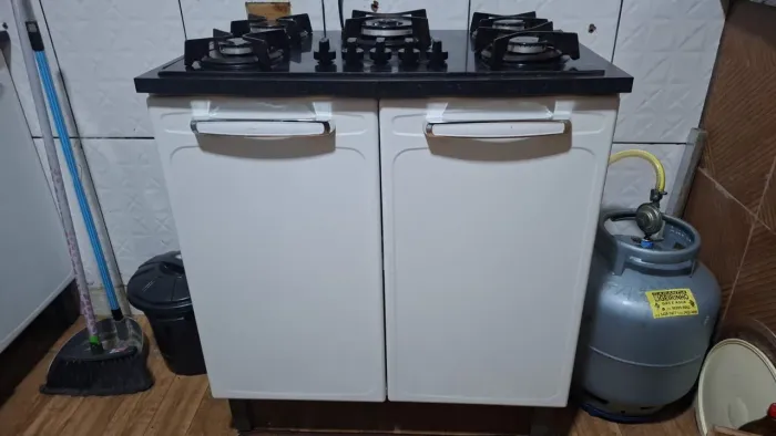 Fogão cooktop e armário de aço
