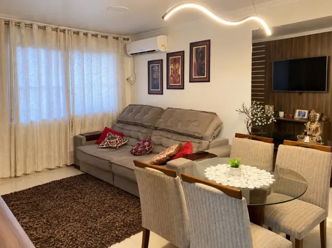 Casa a venda de 2 dormitórios no condomínio Ágatha.