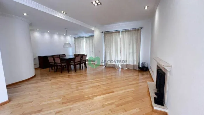 Casa em Condomínio no Morumbi: Lazer, Segurança e Localização Premium.