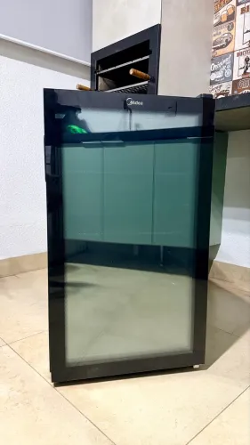 Vendo CERVEJEIRA Midea muito nova