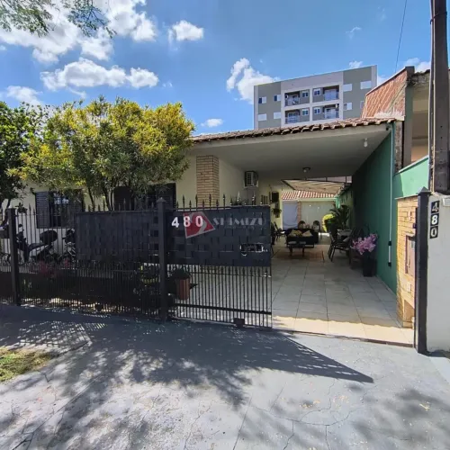 Casa à Venda no Jardim Tropical | 4 Quartos, Suíte e Edícula