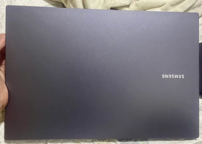 Notebook Samsung Book NP550XDA - Intel Core i3 11ª Geração - Pouco Usado