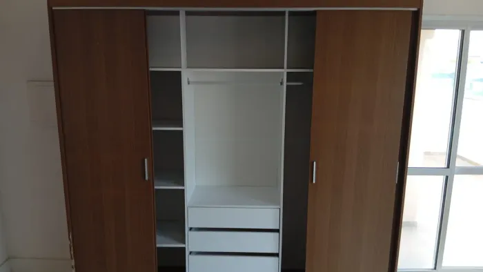 Guarda roupa de casal
