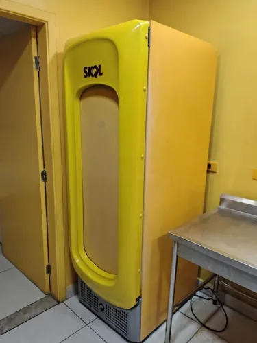 Cervejeira 570 litros Skol Amarela