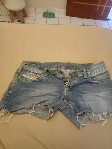 Short Diesel Original Feminino - T30 Europa (Veste 44-46 BR) - Importado