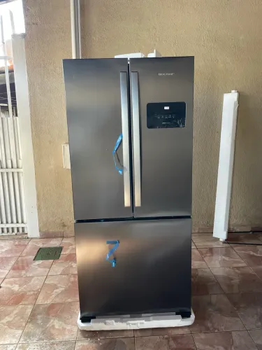 Geladeira Brastemp Black 3 portas 559 L - NOVA NA CA CAIXA
