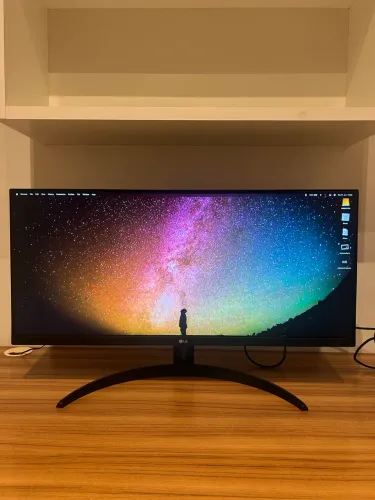 Monitor LG Com Tela De 29 100hz 127/220v E Resolução Full Hd 29wq500-b