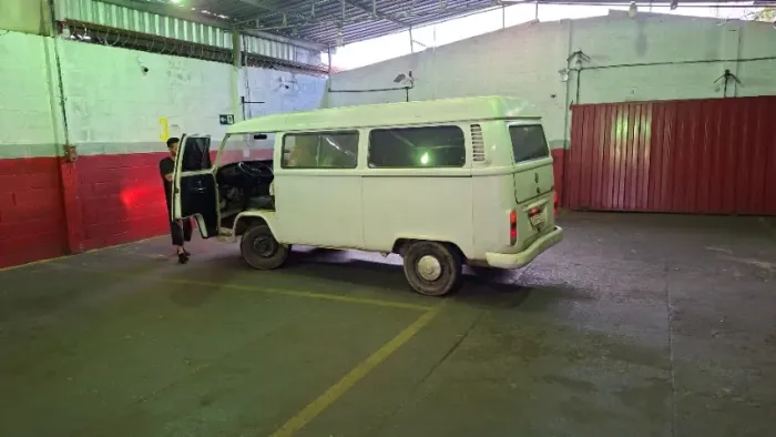 Volkswagen Kombi Standard/ Luxo/ Serie Prata 1998