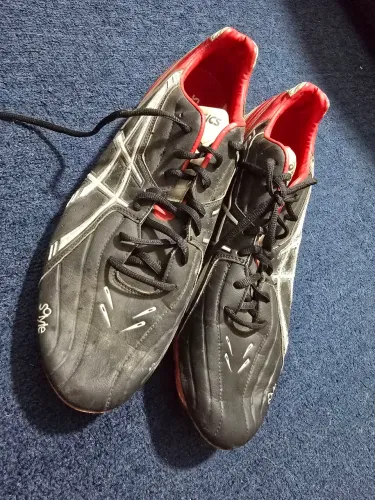 Chuteira Asics Tamanho 47