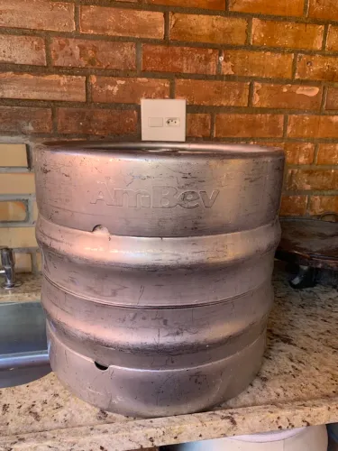 vendo  02 Barris de chopp Brahma de 30L e 50 L com chopeira manual e cilindro