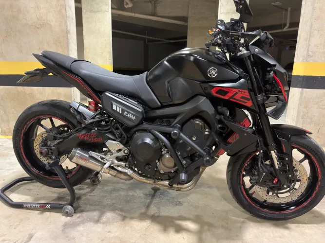 YAMAHA MT-09 2024 - IMPECÁVEL E DIFERENCIADA