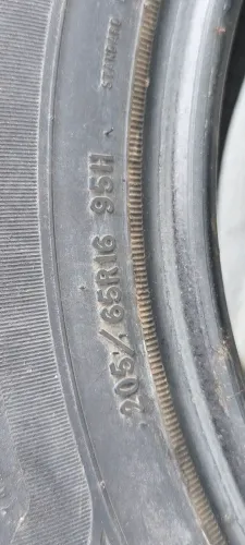 Pneu 205/65 16
