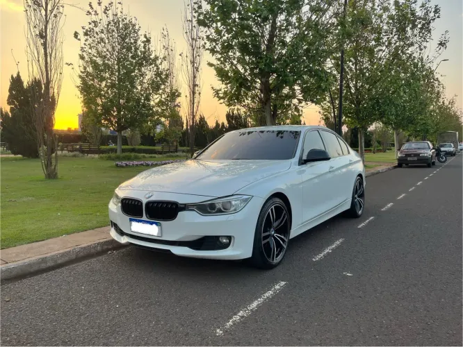 BMW 320I A 2.0 Turbo/activeflex 16V 184cv 4P 2014