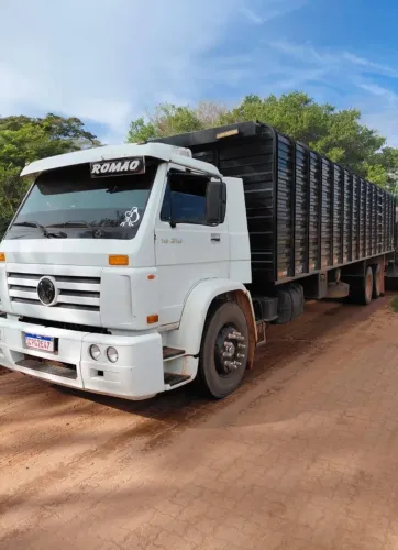 Caminhão 18310 Titan - 2005