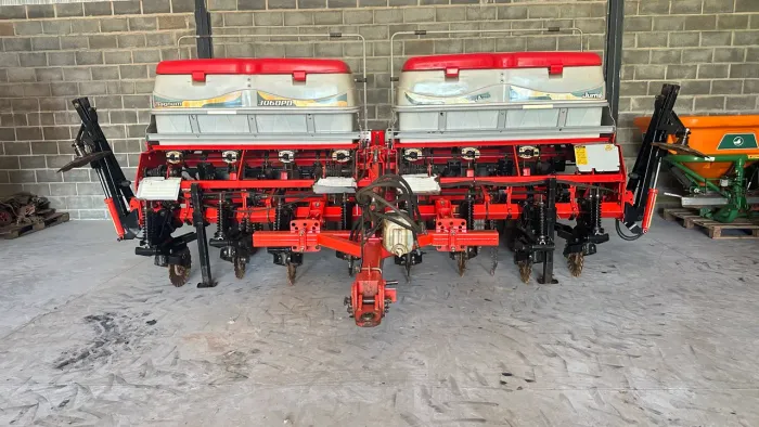 PLANTADEIRA JUMIL 3060 8 linhas Ano 2018