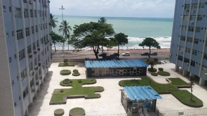 Apt de 3 Quartos por Temporada em Plena Av Boa Viagem Prédio c Piscina