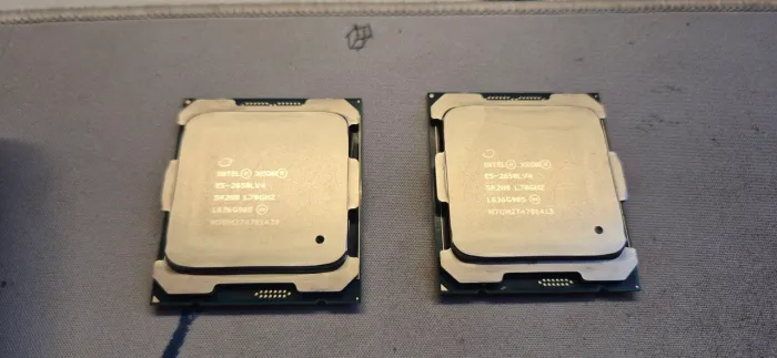 2 Processadores Xeon E5 2650L V4
