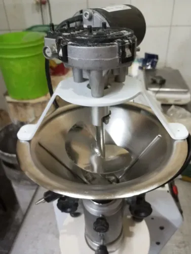 Vende-se máquina de salgados 