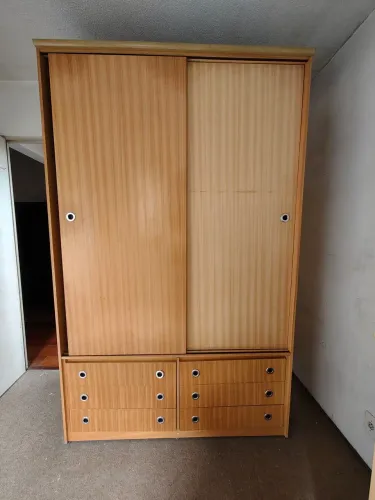 Guarda-Roupa de Solteiro com Portas de Correr e 6 Gavetas