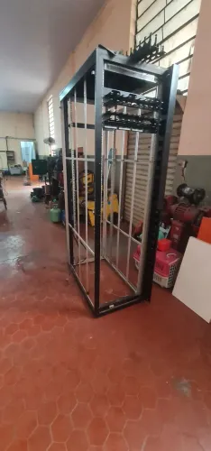 Rack TI aberto servidor