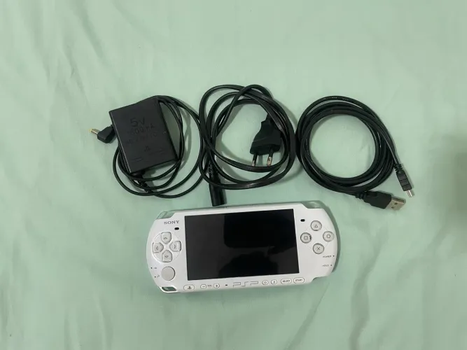 PSP 3003 Desbloqueado + Cartão 128GB com Jogos 