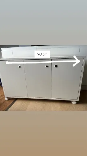 ARMÁRIO MDF BRANCO COM RODÍZIOS