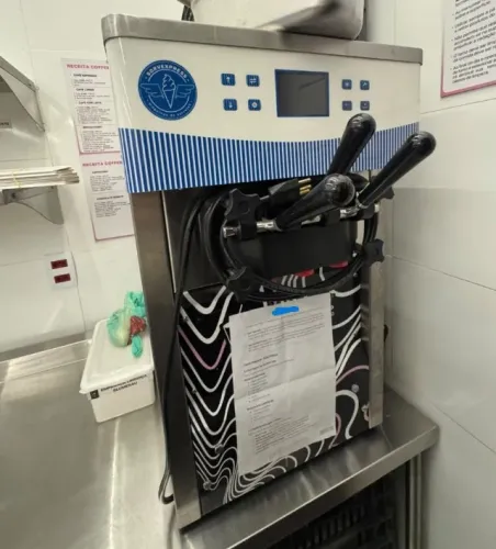 Máquina de Sorvetes, Açaí e Frozen Yogurt T230 202