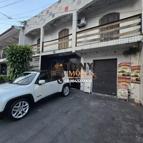 Casa casa comercial à venda no bairro Bela Vista - São José - SC.