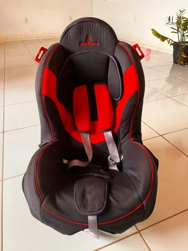 Vendo cadeirinha pra carro 