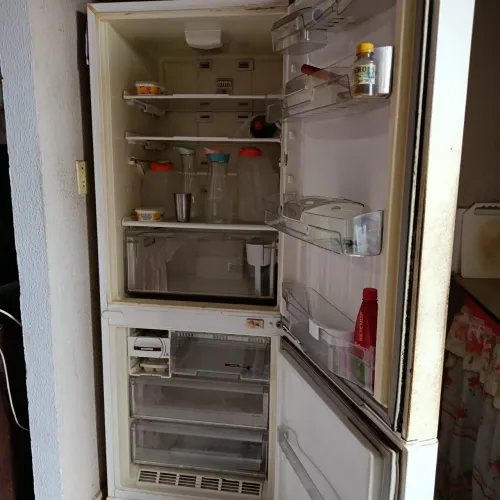 Vende-se Geladeira para retirada de peças
