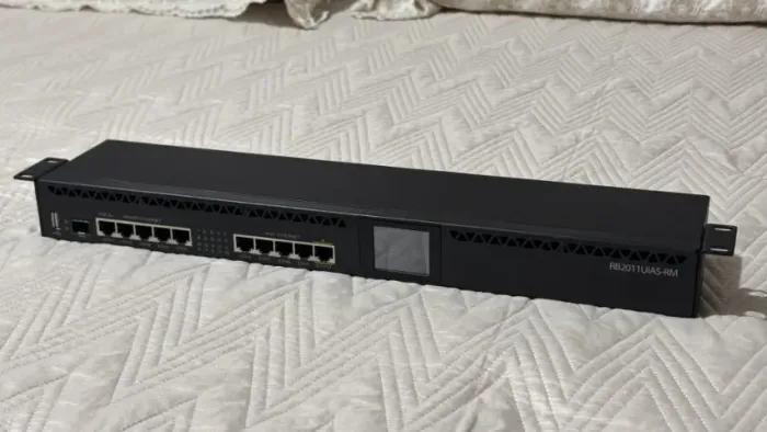 MikroTik RouterBOARD RB2011UiAS-RM
