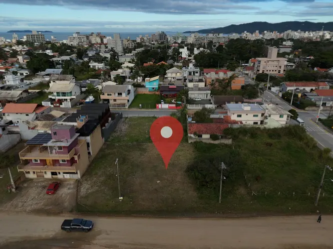 Terreno à venda na Praia de Mariscal em Bombinhas Viabilidade para até 7 pavimentos