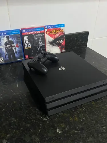 PS4 Pro 1TB + Controle + 3 Jogos | Único Dono, Funcionando Perfeitamente