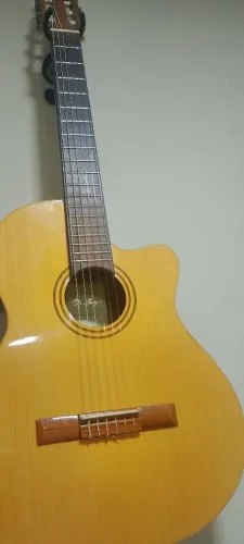 Violão di Giorgio eletrico