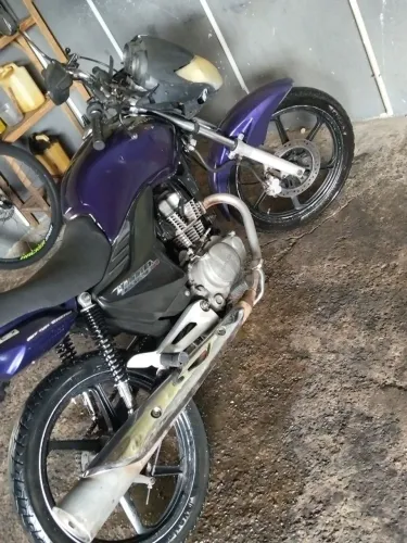 Vendo essa 150 mix moto muito conservada IPVA tá pago 