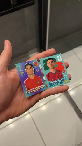 CR7 figurinhas 2022 e 2026 panini