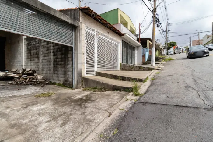 Galpão na Rua Caxirim, 256 600 m²