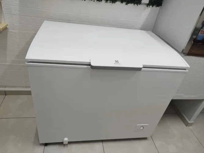 VENDO FREEZER HORIZONTAL ELECTROLUX CYCLE DEFROST H330 - 314 LITROS