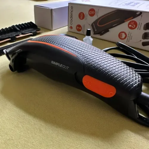 Máquina de cortar cabelo Cadence (usada 1x)