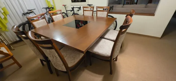 Mesa Madeira Maciça 1,5 x 1,5m com 6 cadeiras
