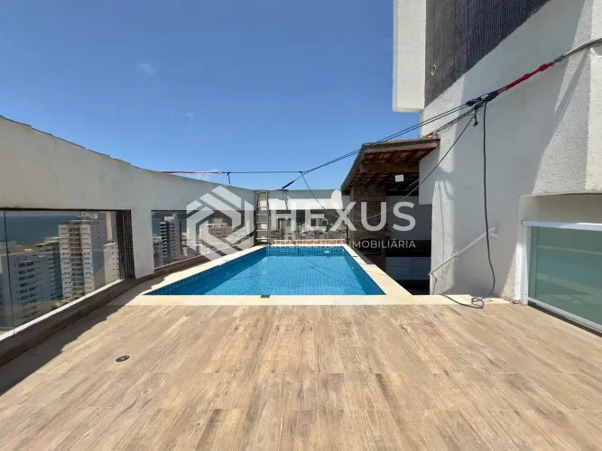 Cobertura reformada com varanda vista mar e lazer no Jardim Astúrias, Guarujá