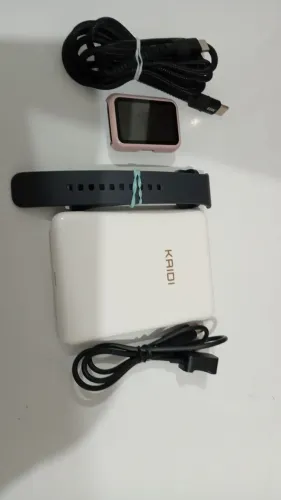 Relógio e bateria portátil 