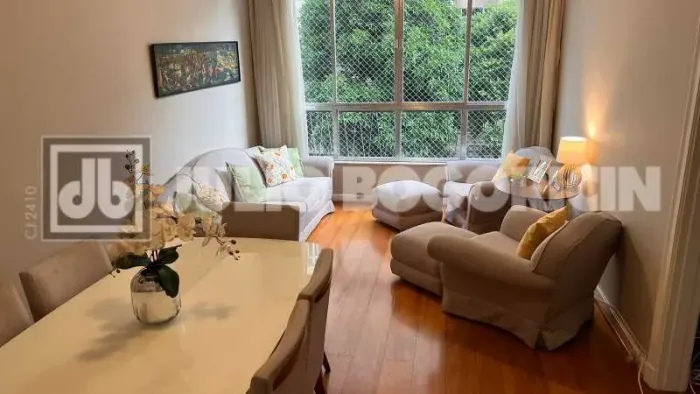 Apartamento - / Residencial / Copacabana