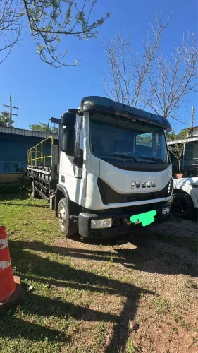VENDE-SE CAMINHÃO IVECO TECTOR 11-190