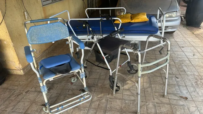 Cama hospitalar 3 movimentos + andadores