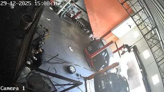 Estamos contratando mecânico e ajudante 